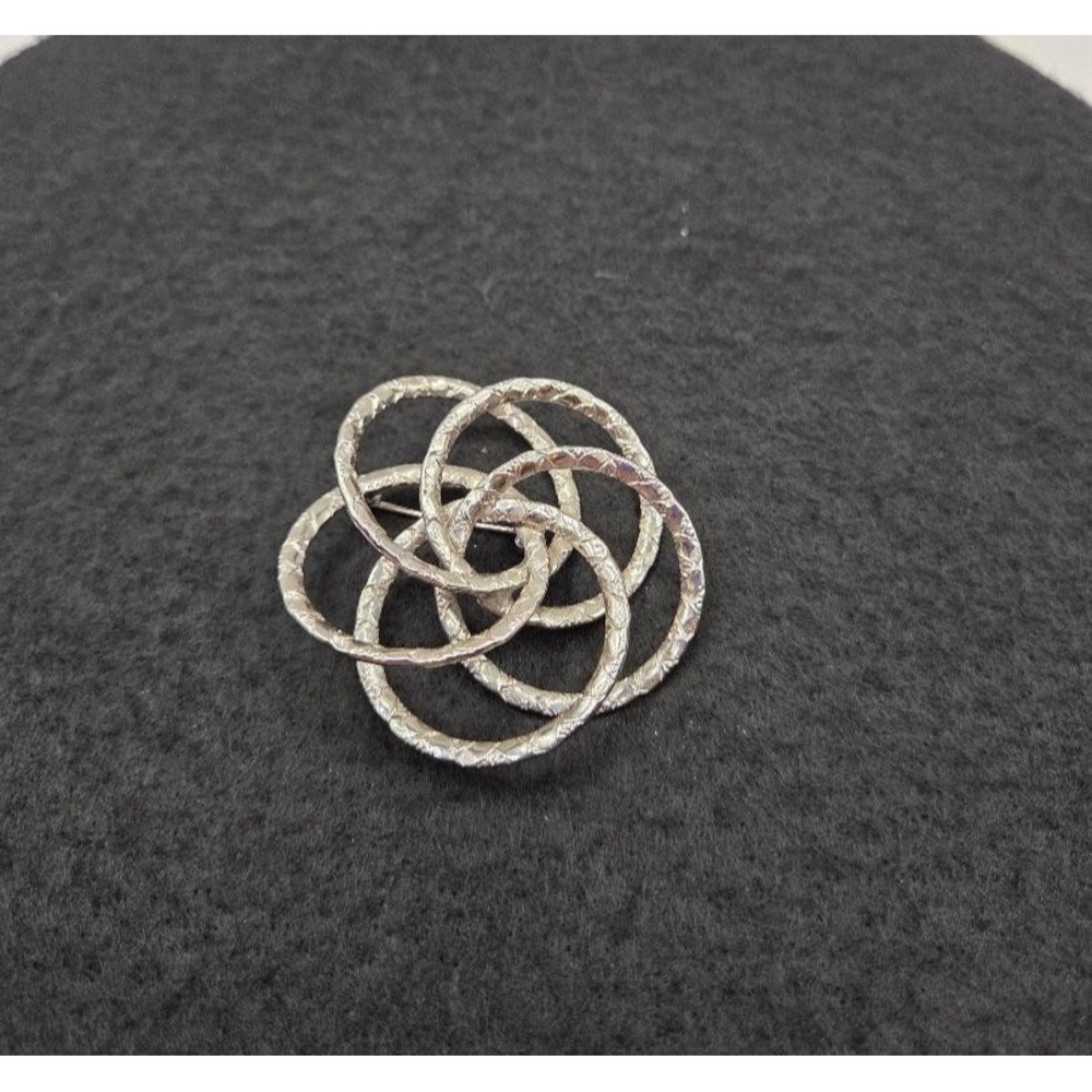 Vintage Silvertone Brooch Pin With Interlocking Knot Swirl Design